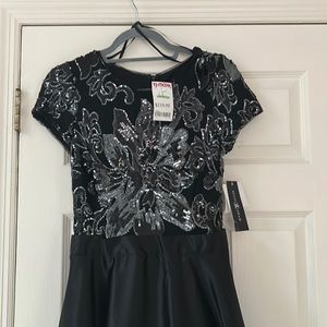 NWT size 8 black satin gown full skirt floral sequins cap sleeve crinoline